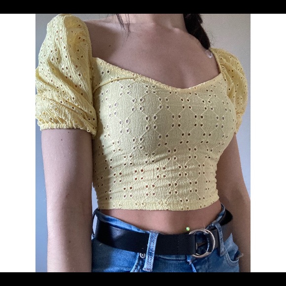 YELLOW PUFFER SLEEVES CROP TOP - Picture 1 of 4